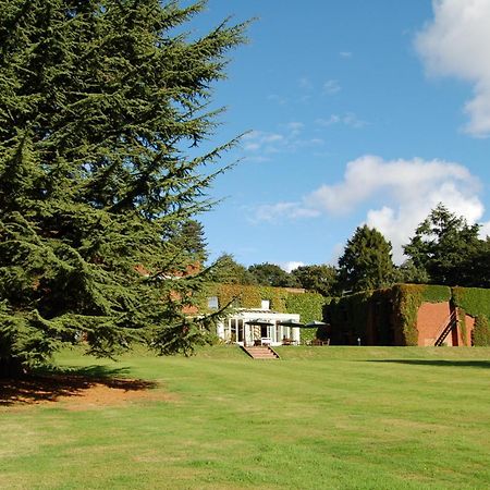 Lane End Hotel High Wycombe Bagian luar foto
