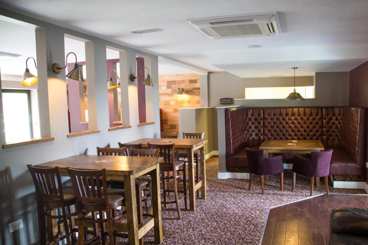 Lane End Hotel High Wycombe Bagian luar foto