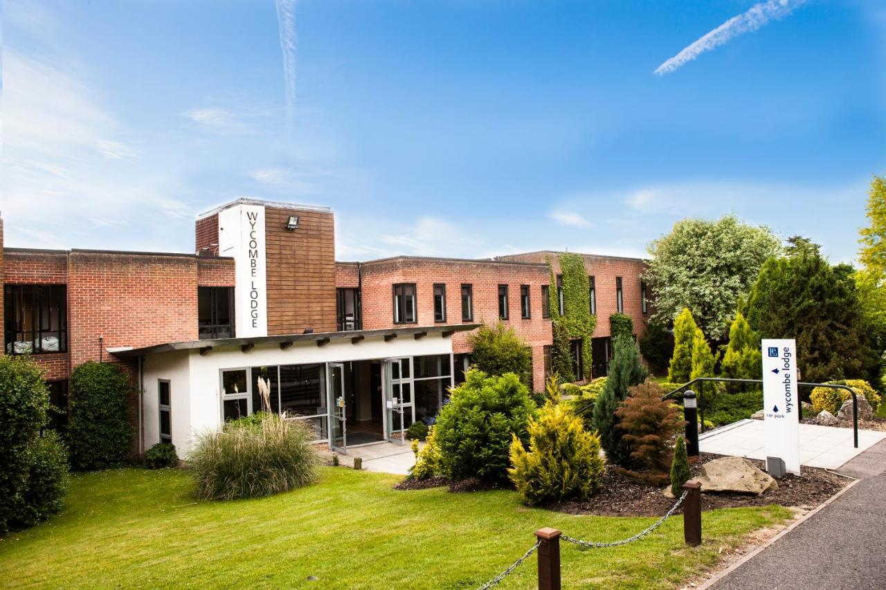 Lane End Hotel High Wycombe Bagian luar foto