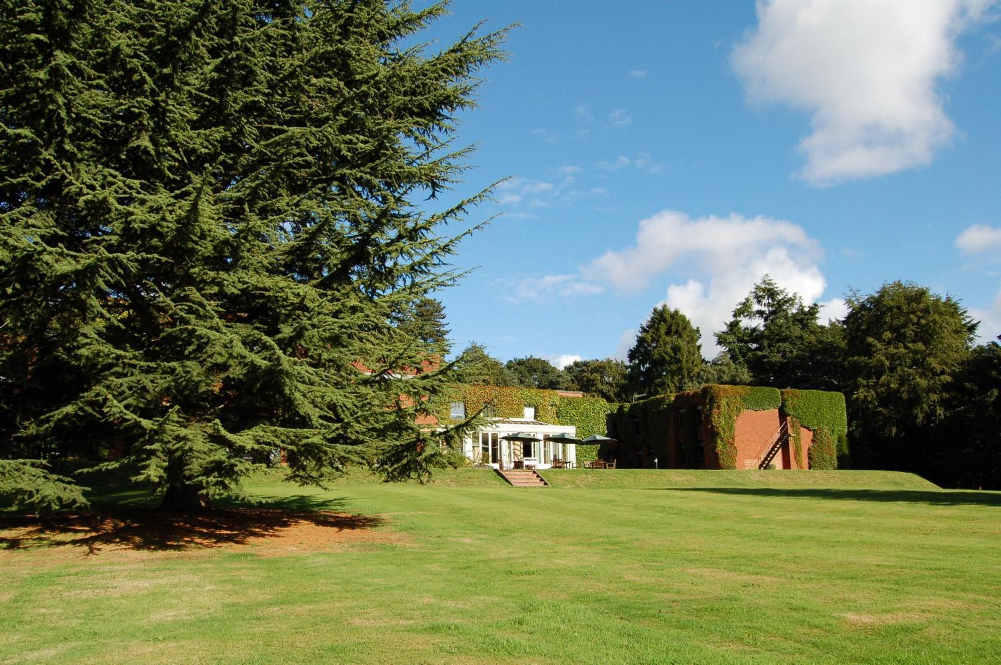 Lane End Hotel High Wycombe Bagian luar foto