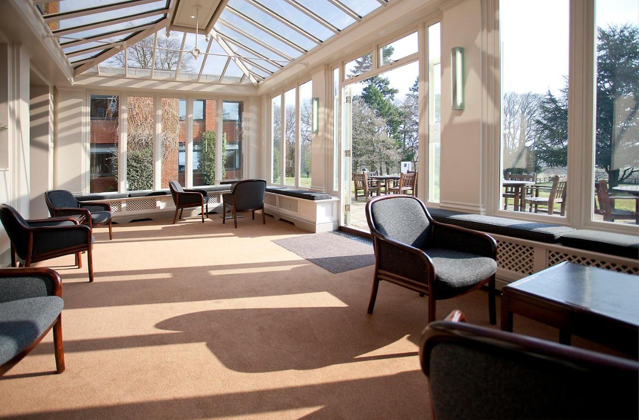 Lane End Hotel High Wycombe Bagian luar foto