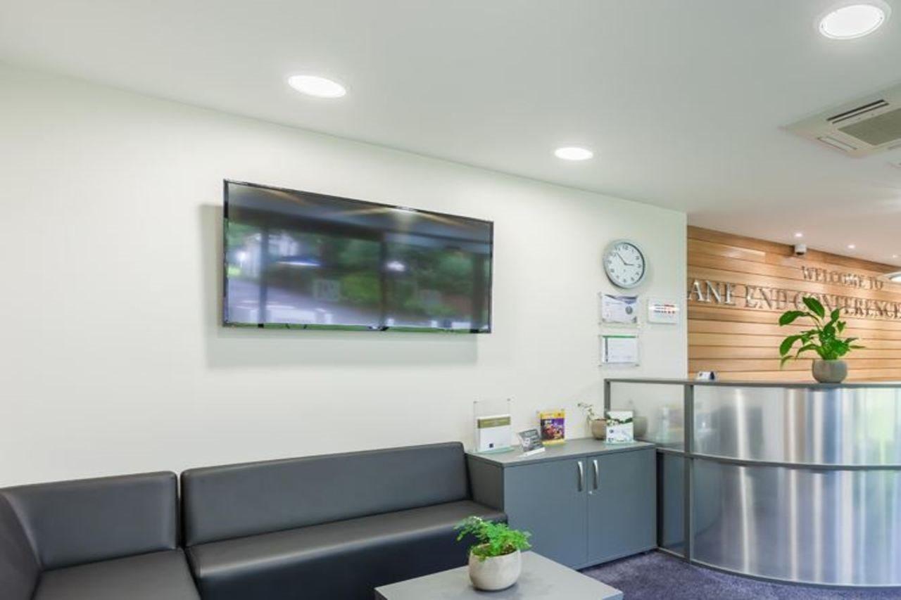 Lane End Hotel High Wycombe Bagian luar foto
